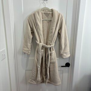 Pottery Barn Brand New Cozy Retreat Bath Robe Small in Oat